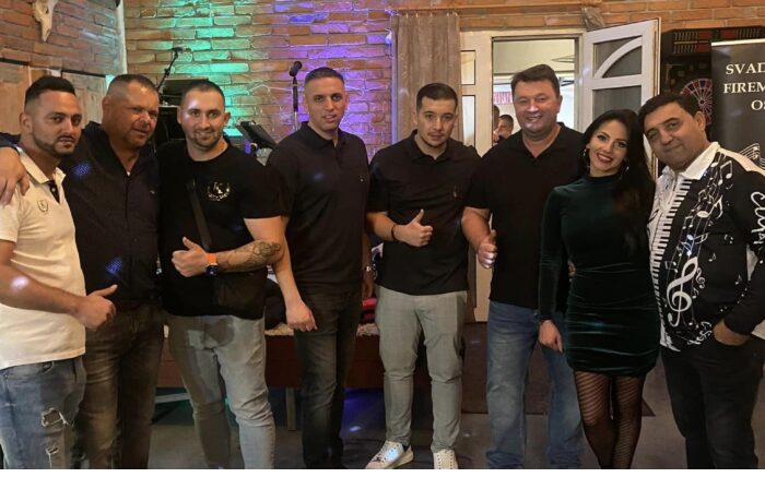 Živá hudba počas oslavy